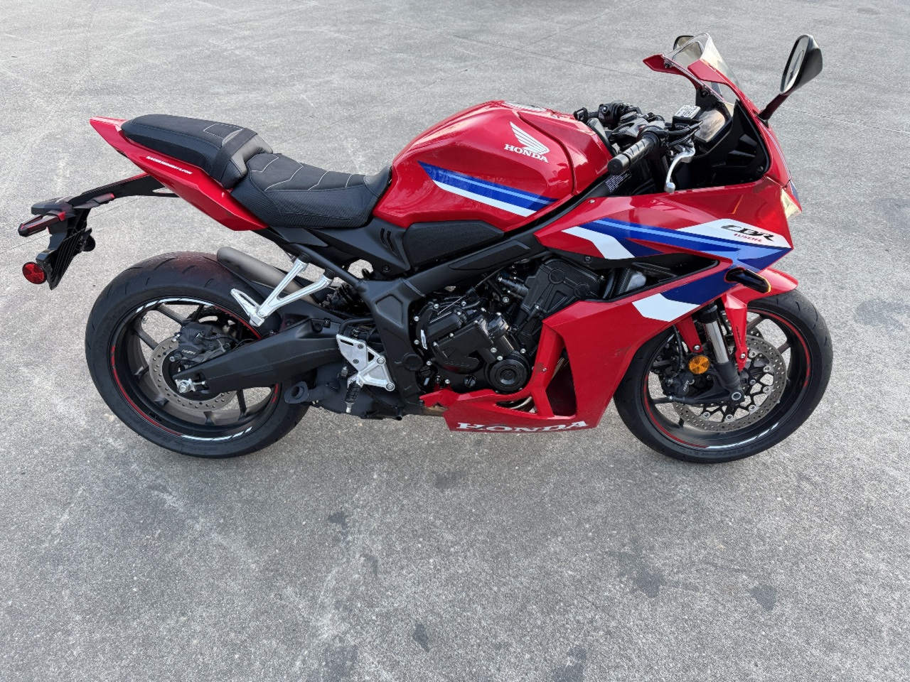 2025 Honda CBR650R E-CLUTCH